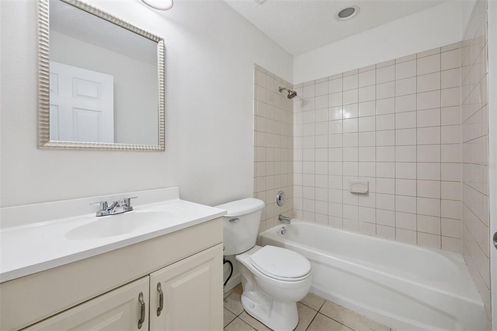 В аренду: $1,650 (2 спален, 2 ванн, 806 Квадратных фут)