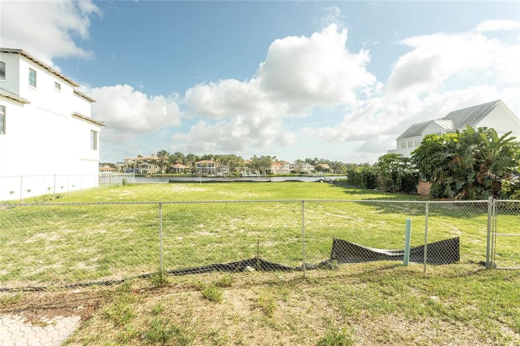 For Sale: $4,600,000 (0.26 acres)