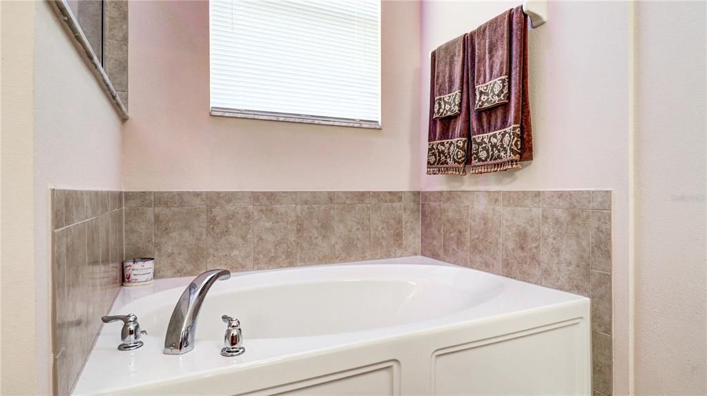 For Sale: $440,000 (4 beds, 2 baths, 2397 Square Feet)