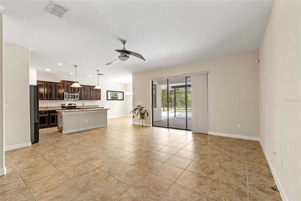 En Venta: $765,000 (7 camas, 4 baños, 3899 Pies cuadrados)