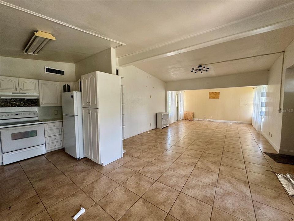 For Sale: $199,000 (3 beds, 1 baths, 1692 Square Feet)