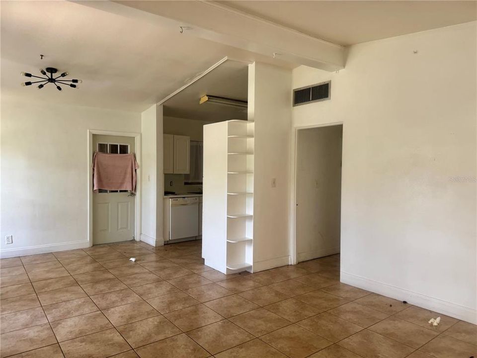 For Sale: $199,000 (3 beds, 1 baths, 1692 Square Feet)