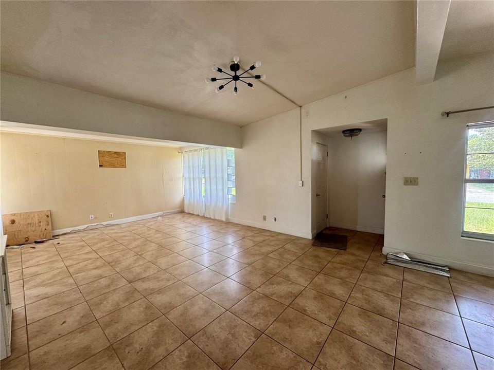 For Sale: $199,000 (3 beds, 1 baths, 1692 Square Feet)