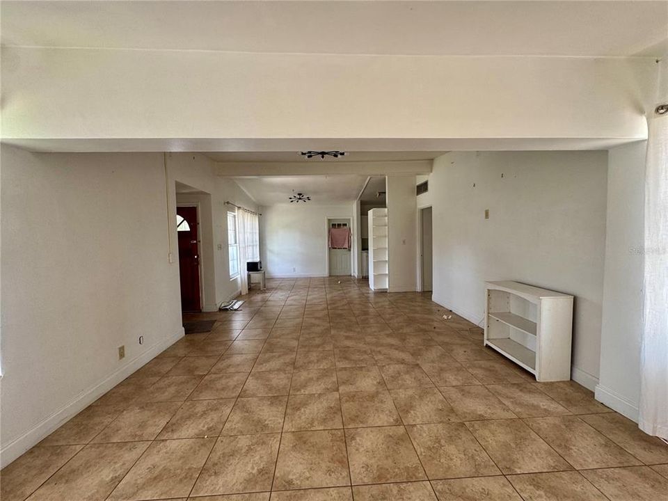 For Sale: $199,000 (3 beds, 1 baths, 1692 Square Feet)