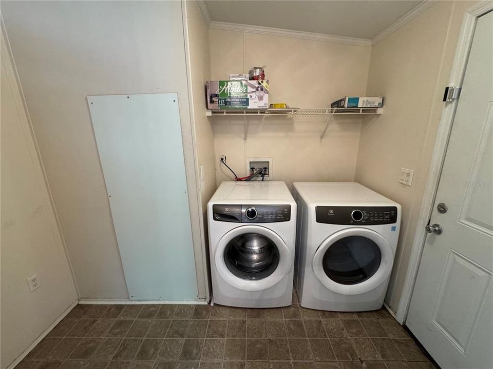 На продажу: $340,000 (3 спален, 2 ванн, 1566 Квадратных фут)