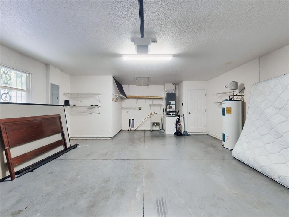 For Sale: $365,000 (3 beds, 2 baths, 1731 Square Feet)