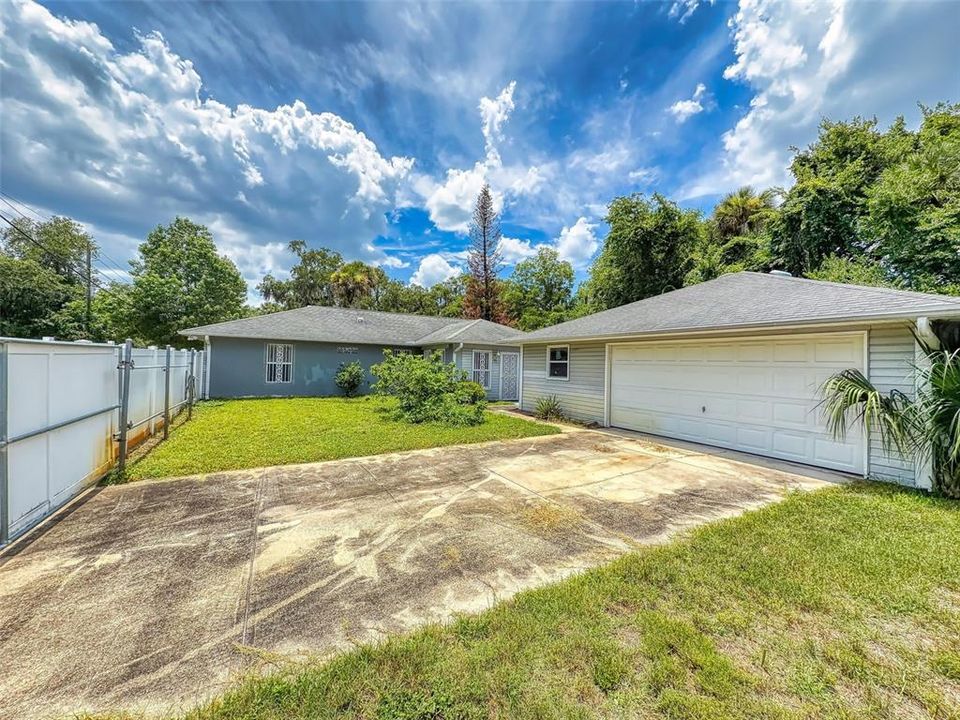 For Sale: $365,000 (3 beds, 2 baths, 1731 Square Feet)