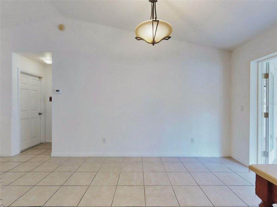 For Sale: $365,000 (3 beds, 2 baths, 1731 Square Feet)