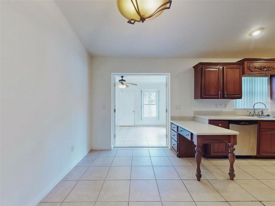 For Sale: $365,000 (3 beds, 2 baths, 1731 Square Feet)