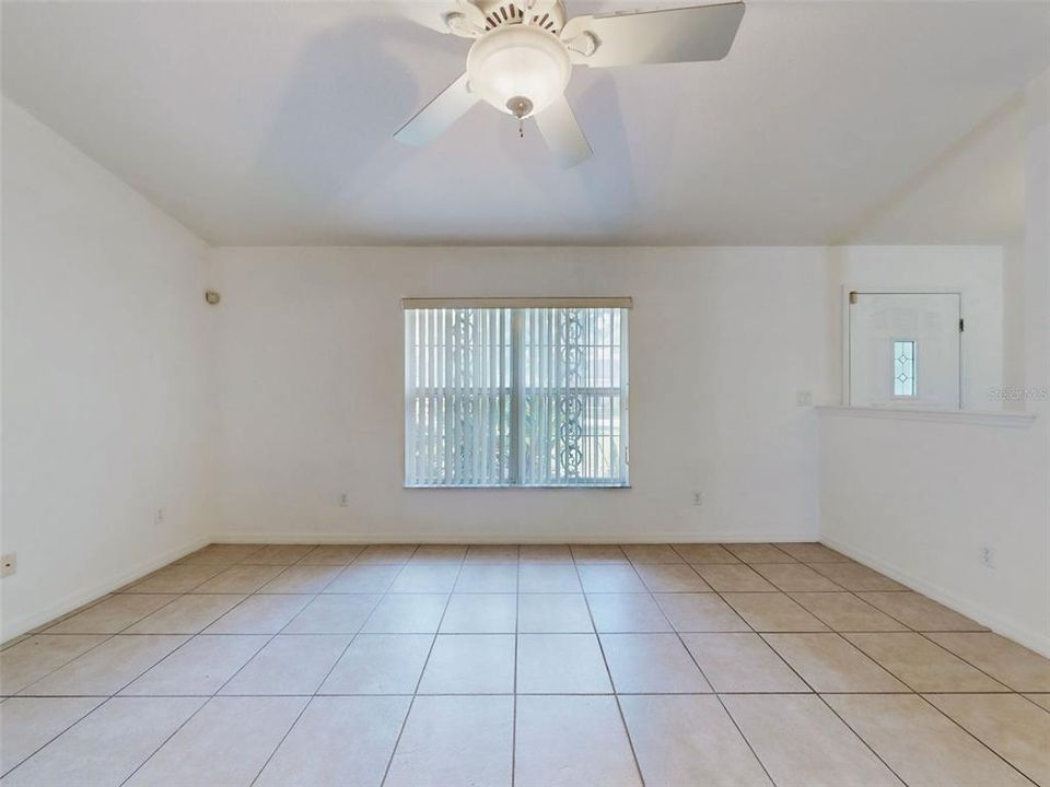 For Sale: $365,000 (3 beds, 2 baths, 1731 Square Feet)