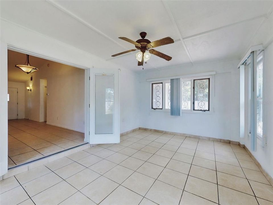 For Sale: $365,000 (3 beds, 2 baths, 1731 Square Feet)