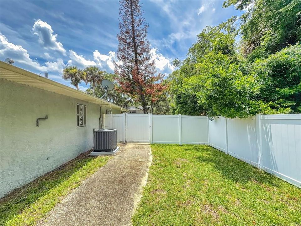 For Sale: $365,000 (3 beds, 2 baths, 1731 Square Feet)