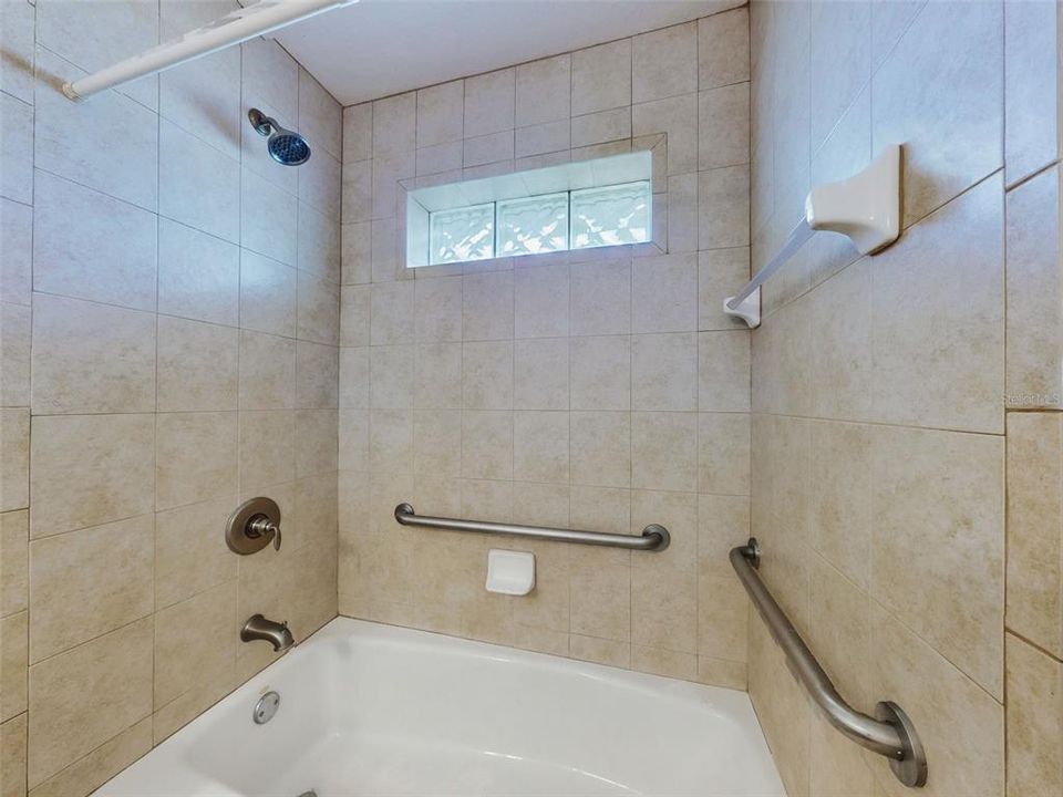 For Sale: $365,000 (3 beds, 2 baths, 1731 Square Feet)