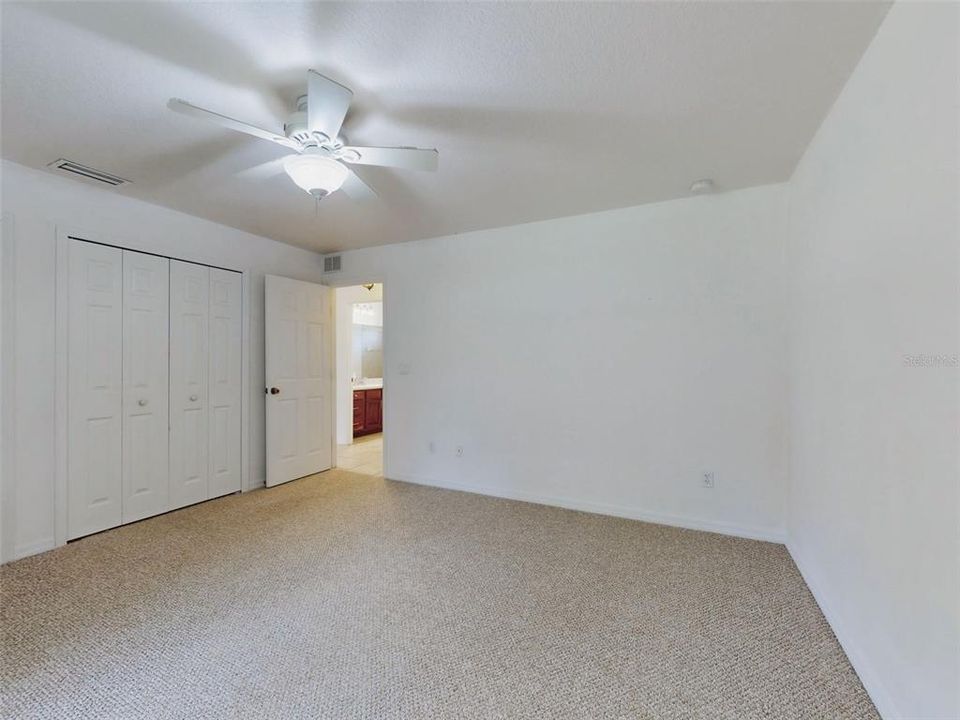 For Sale: $365,000 (3 beds, 2 baths, 1731 Square Feet)