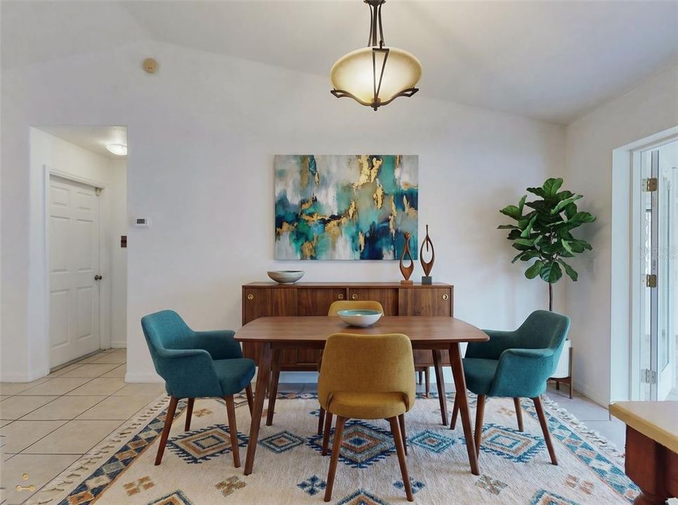 For Sale: $365,000 (3 beds, 2 baths, 1731 Square Feet)