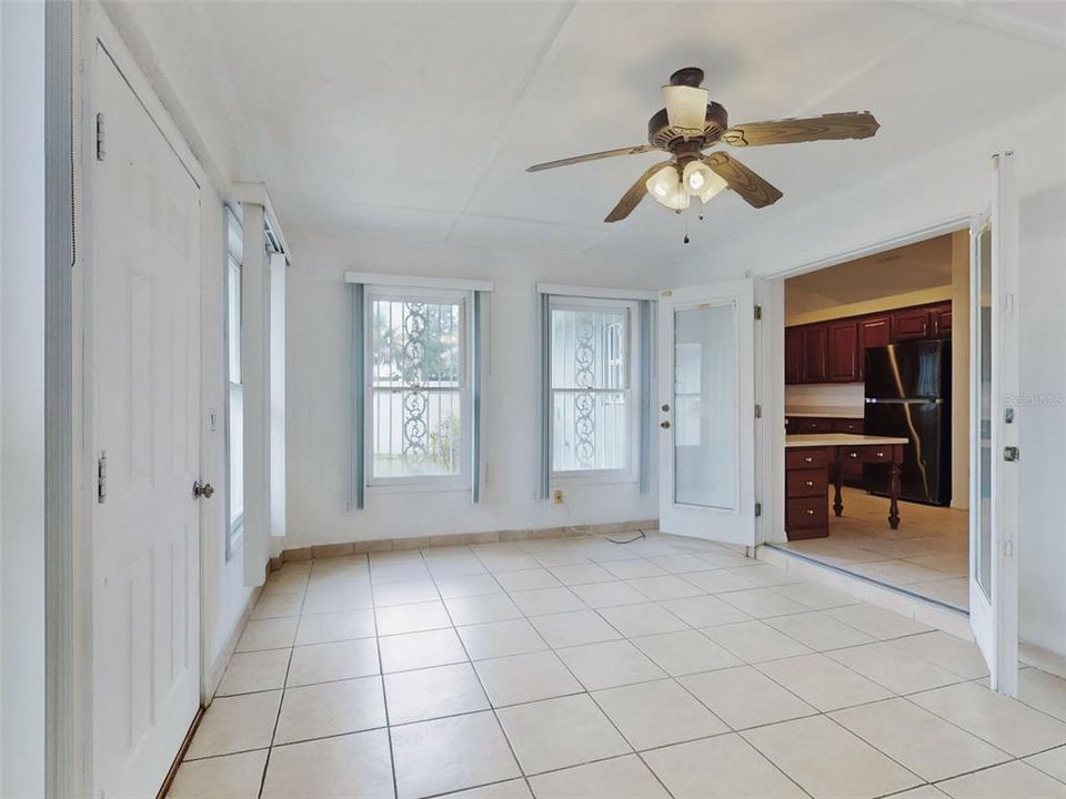 For Sale: $365,000 (3 beds, 2 baths, 1731 Square Feet)