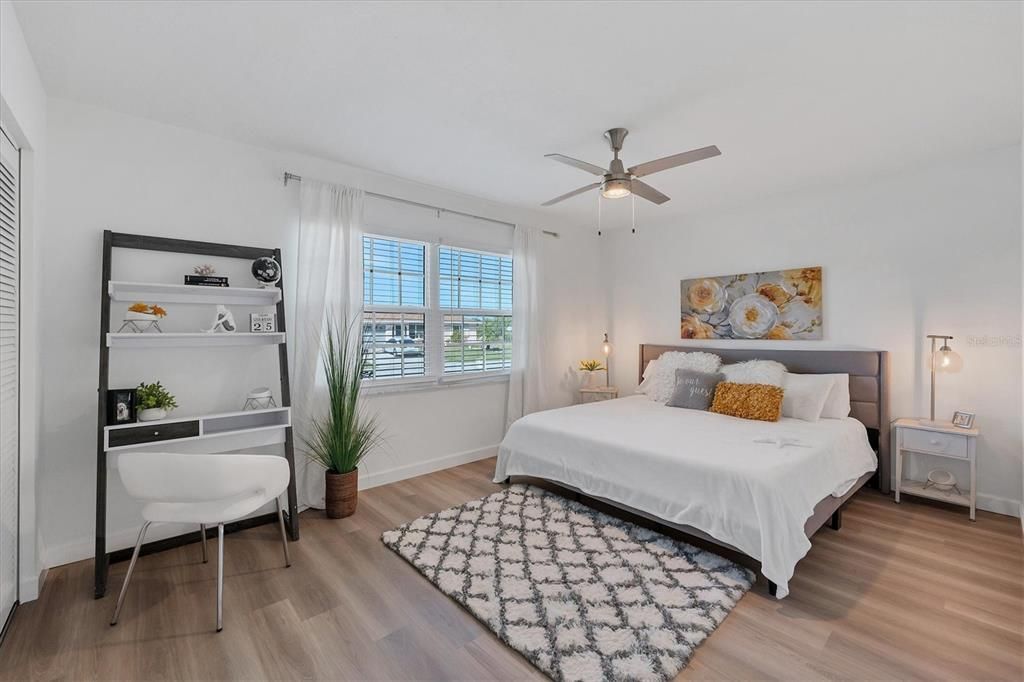 For Sale: $299,900 (2 beds, 2 baths, 1068 Square Feet)