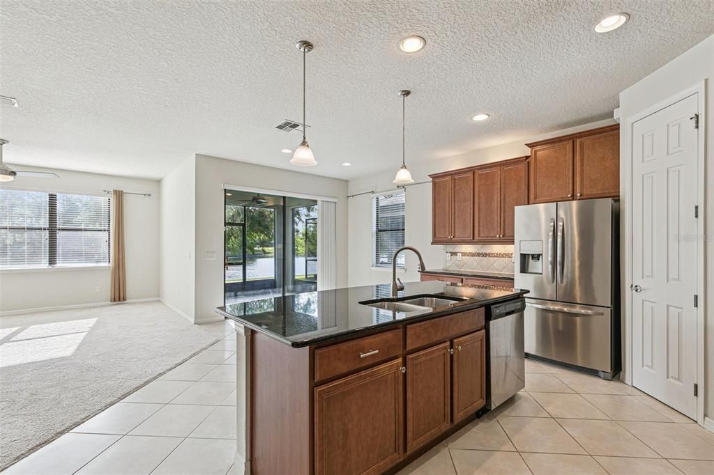 For Rent: $3,100 (3 beds, 2 baths, 1910 Square Feet)
