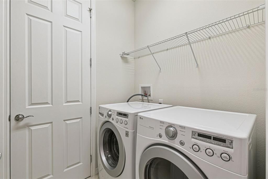 For Rent: $3,100 (3 beds, 2 baths, 1910 Square Feet)