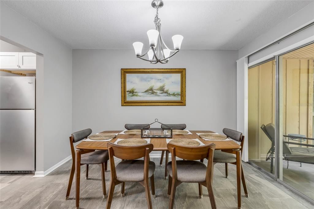 For Sale: $175,000 (2 beds, 2 baths, 897 Square Feet)