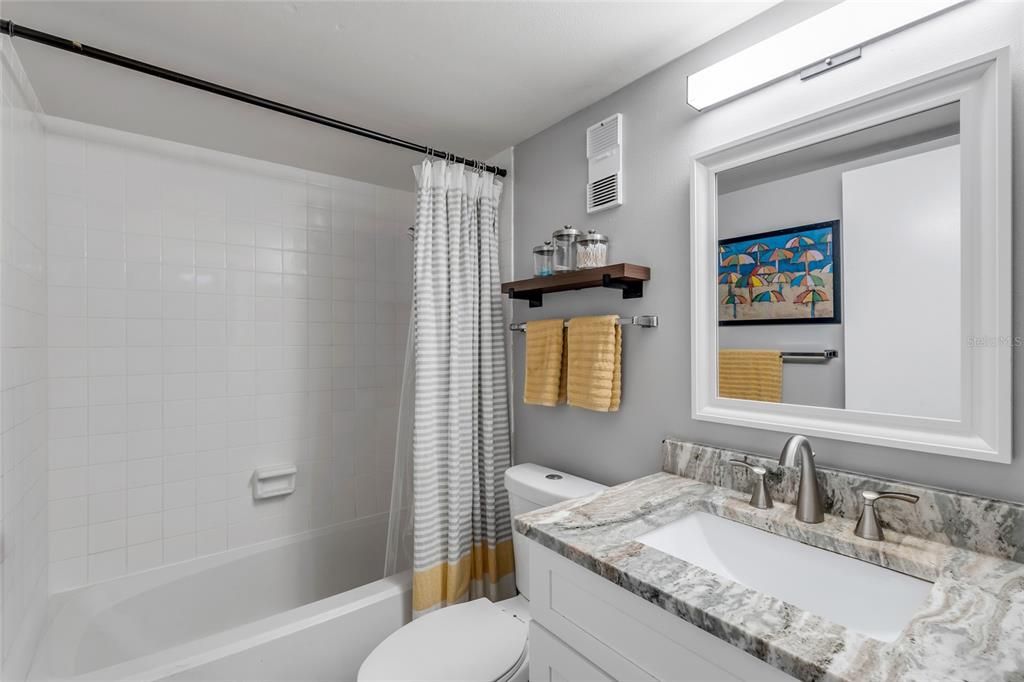 For Sale: $175,000 (2 beds, 2 baths, 897 Square Feet)