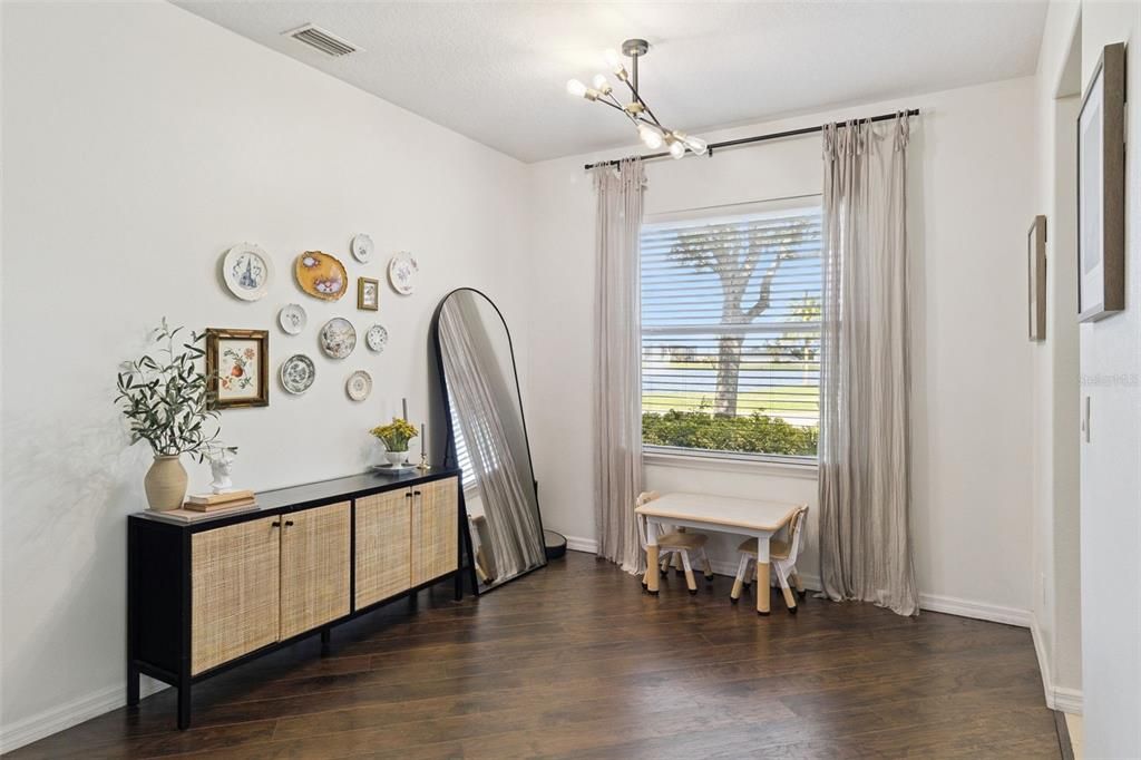 For Sale: $287,000 (3 beds, 2 baths, 1602 Square Feet)