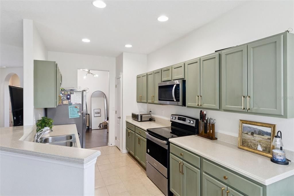 For Sale: $287,000 (3 beds, 2 baths, 1602 Square Feet)