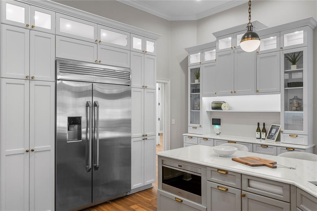 For Sale: $2,295,000 (5 beds, 4 baths, 4254 Square Feet)