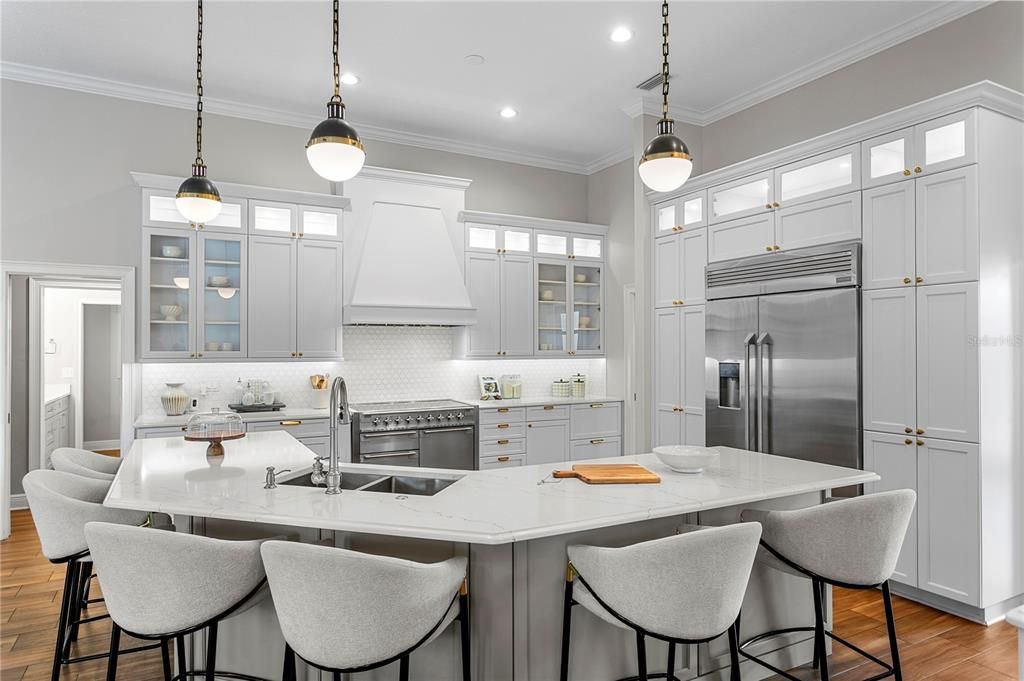 For Sale: $2,295,000 (5 beds, 4 baths, 4254 Square Feet)
