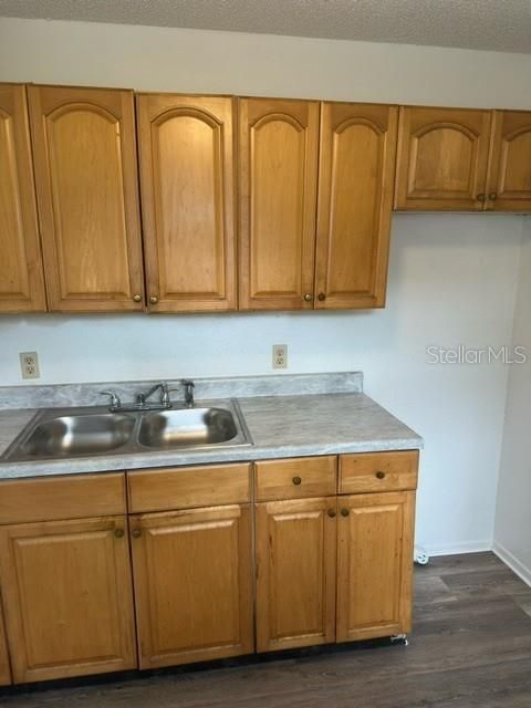 For Rent: $1,245 (2 beds, 1 baths, 873 Square Feet)
