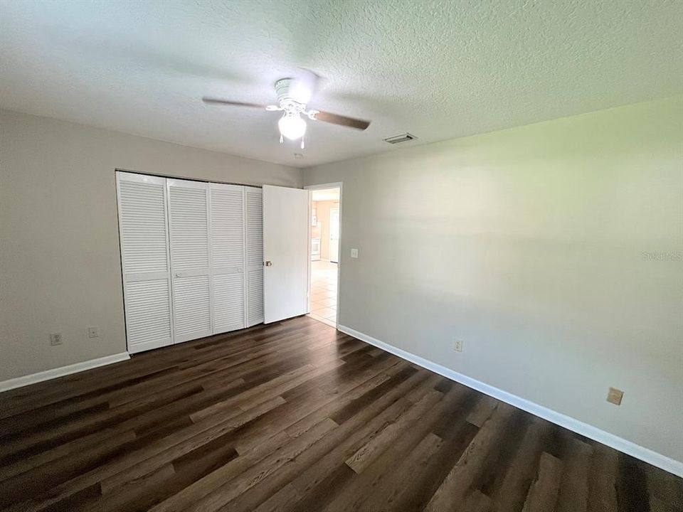 For Rent: $1,300 (2 beds, 1 baths, 986 Square Feet)
