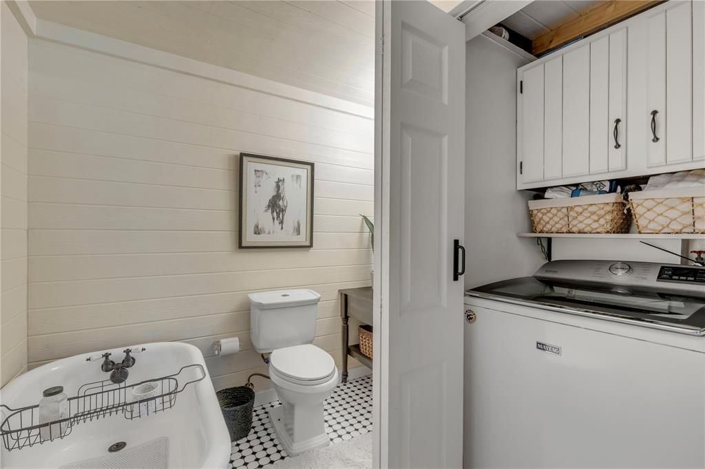 For Sale: $1,340,000 (6 beds, 5 baths, 5648 Square Feet)