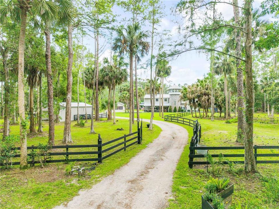 For Sale: $1,340,000 (6 beds, 5 baths, 5648 Square Feet)
