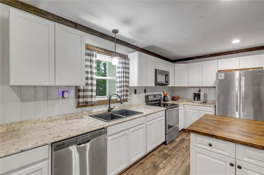 For Sale: $1,340,000 (6 beds, 5 baths, 5648 Square Feet)