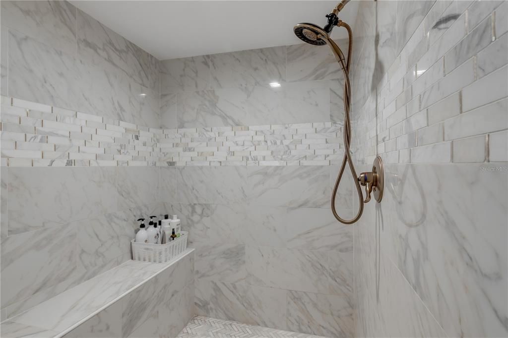 For Sale: $1,340,000 (6 beds, 5 baths, 5648 Square Feet)