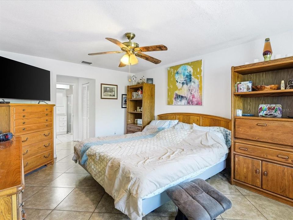 En Venta: $240,000 (2 camas, 2 baños, 1754 Pies cuadrados)