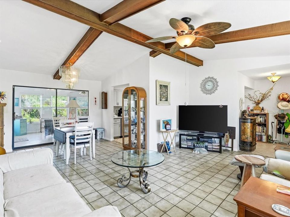 En Venta: $240,000 (2 camas, 2 baños, 1754 Pies cuadrados)