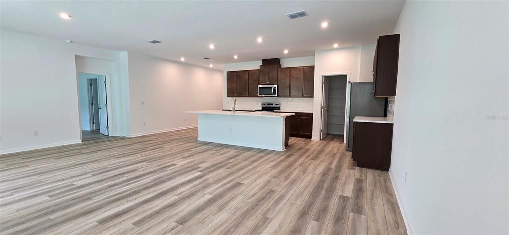 В аренду: $2,950 (3 спален, 2 ванн, 1731 Квадратных фут)