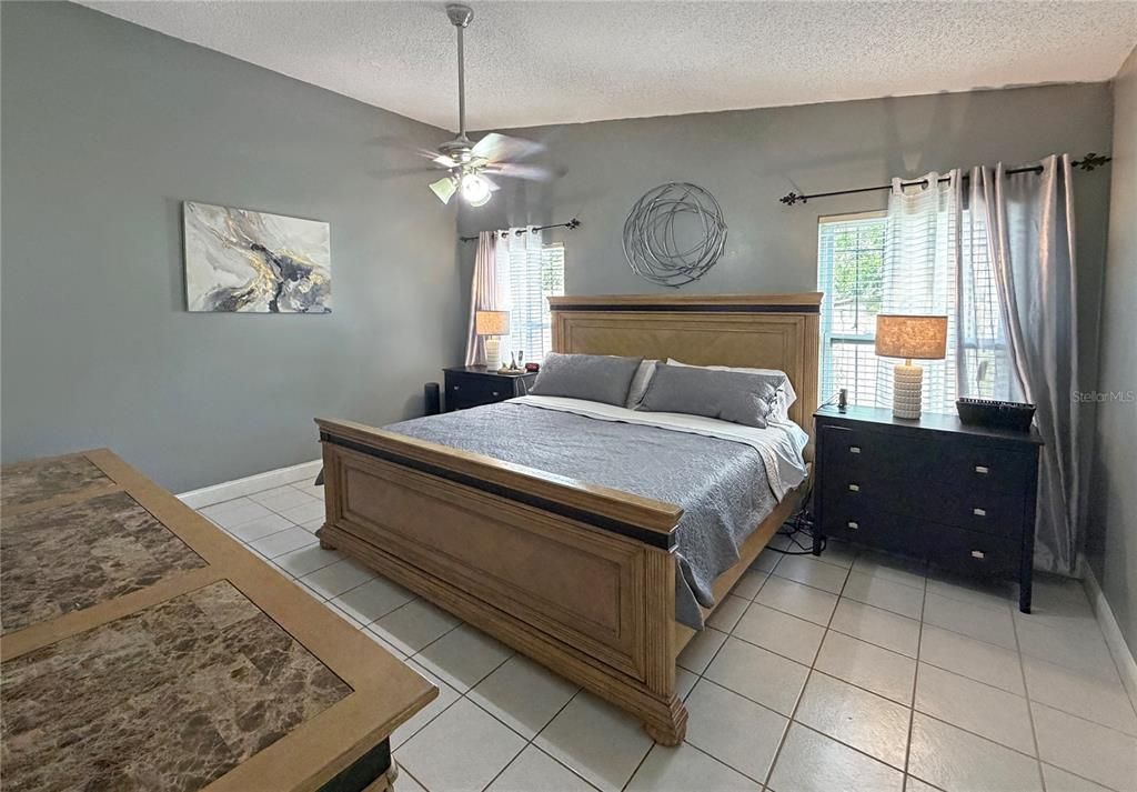 En Venta: $345,000 (3 camas, 2 baños, 1542 Pies cuadrados)