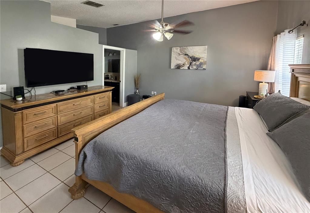 En Venta: $345,000 (3 camas, 2 baños, 1542 Pies cuadrados)