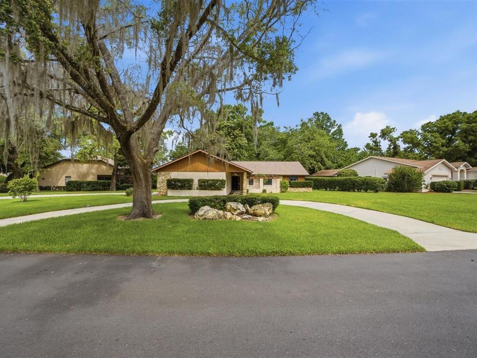For Sale: $275,000 (3 beds, 2 baths, 1825 Square Feet)