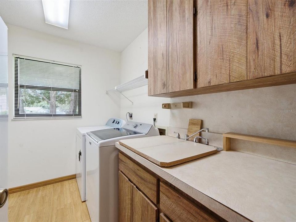 For Sale: $275,000 (3 beds, 2 baths, 1825 Square Feet)