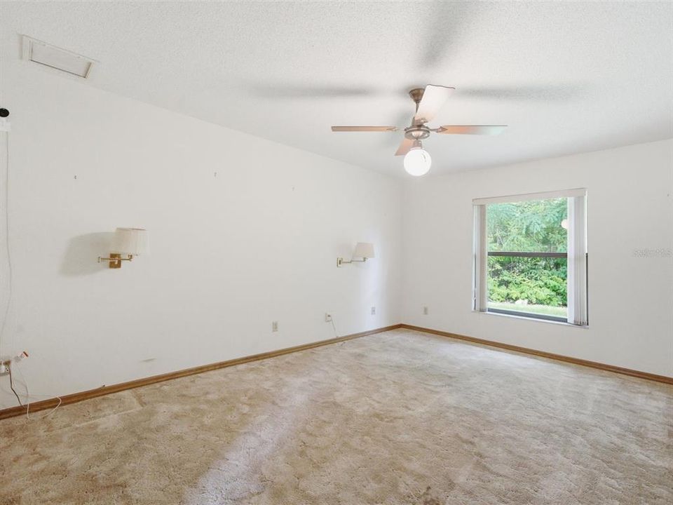 For Sale: $275,000 (3 beds, 2 baths, 1825 Square Feet)