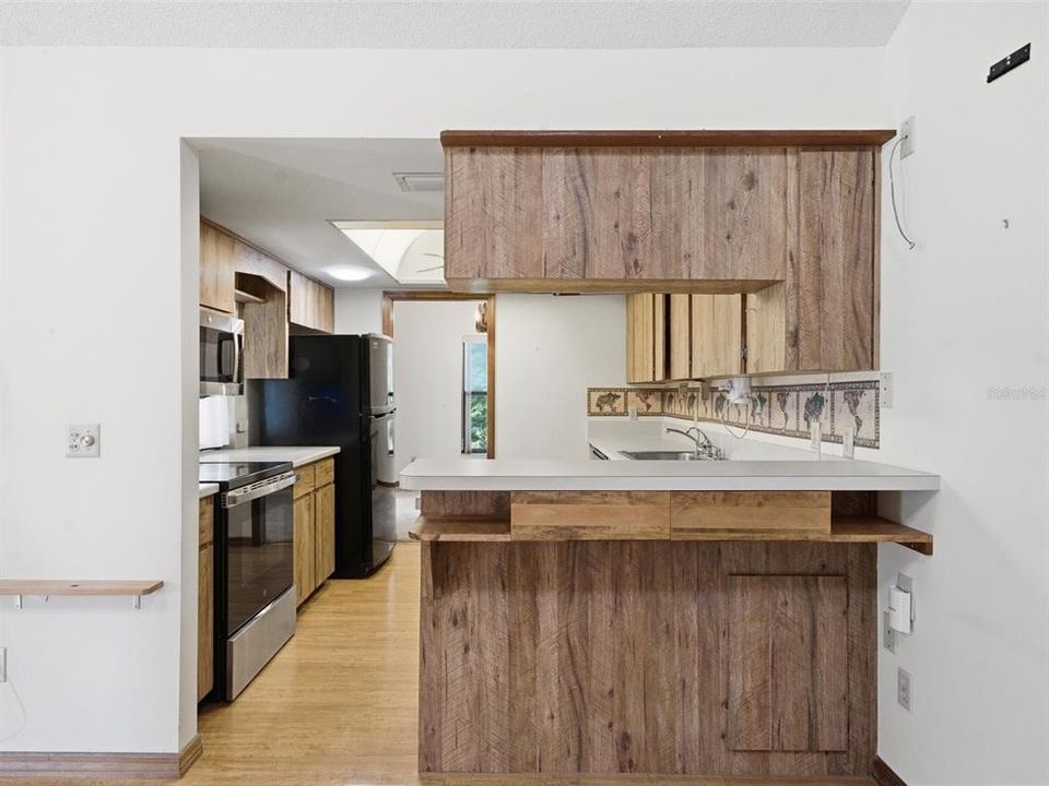 For Sale: $275,000 (3 beds, 2 baths, 1825 Square Feet)