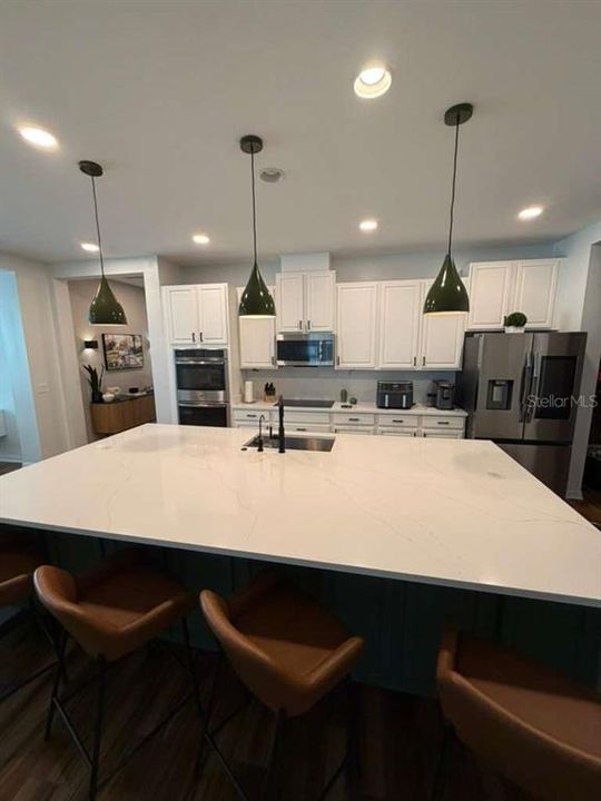 For Sale: $880,000 (4 beds, 3 baths, 2876 Square Feet)