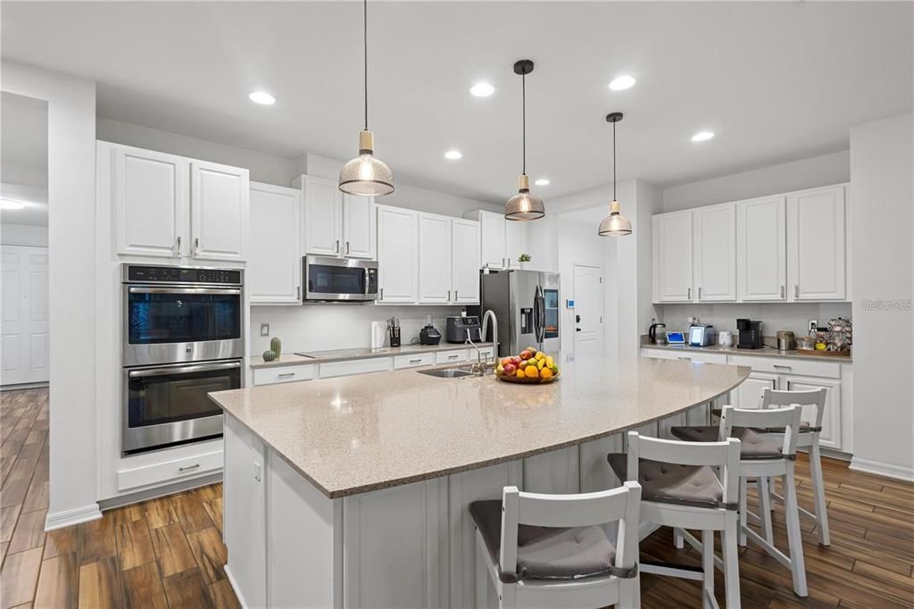 For Sale: $880,000 (4 beds, 3 baths, 2876 Square Feet)
