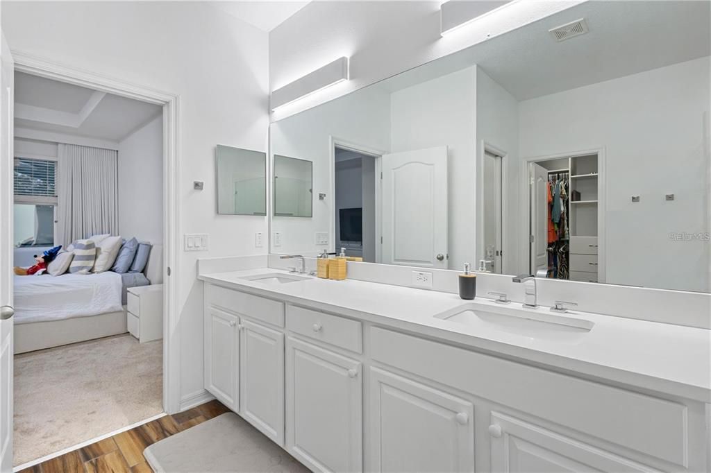 For Sale: $880,000 (4 beds, 3 baths, 2876 Square Feet)