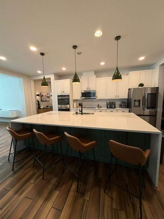 For Sale: $880,000 (4 beds, 3 baths, 2876 Square Feet)
