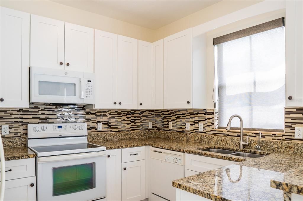 En Venta: $199,900 (3 camas, 2 baños, 1596 Pies cuadrados)