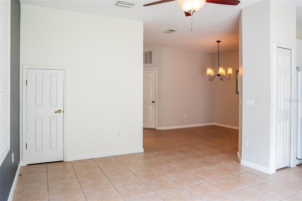 En Venta: $199,900 (3 camas, 2 baños, 1596 Pies cuadrados)